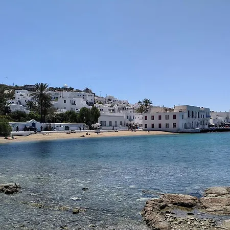 5-bed Stylish Maisonette *