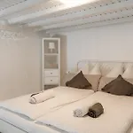 5-bed Stylish Maisonette *