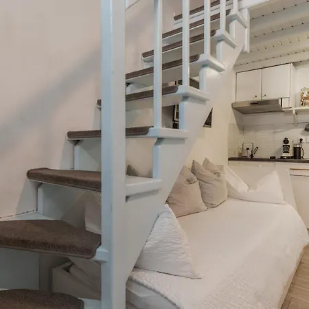 5-bed Stylish Maisonette Apartman