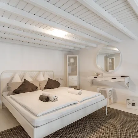 5-bed Stylish Maisonette Апартаменты Mykonos Town