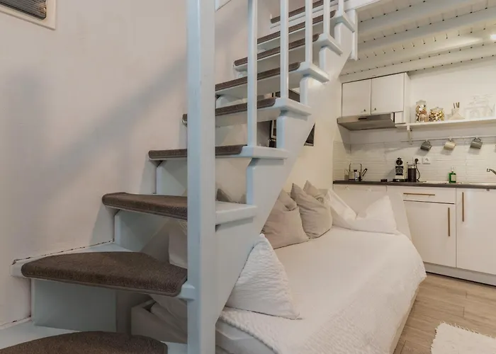 5-bed Stylish Maisonette Appartement